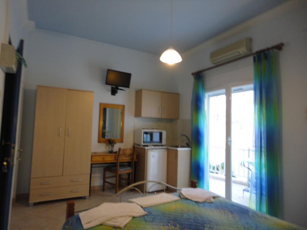 Apergis Rooms Ermoupoli Luaran gambar