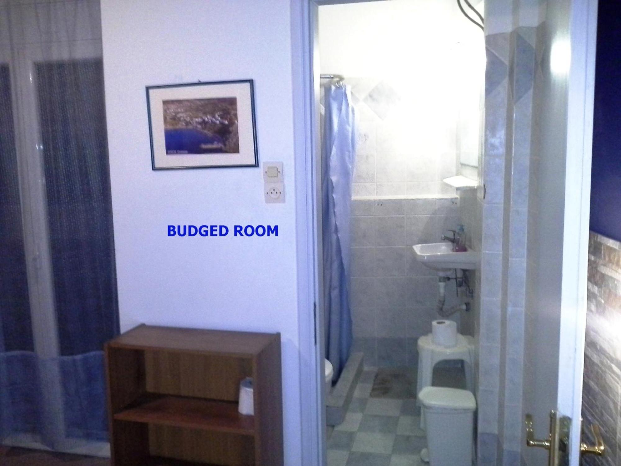Apergis Rooms Ermoupoli Bilik gambar