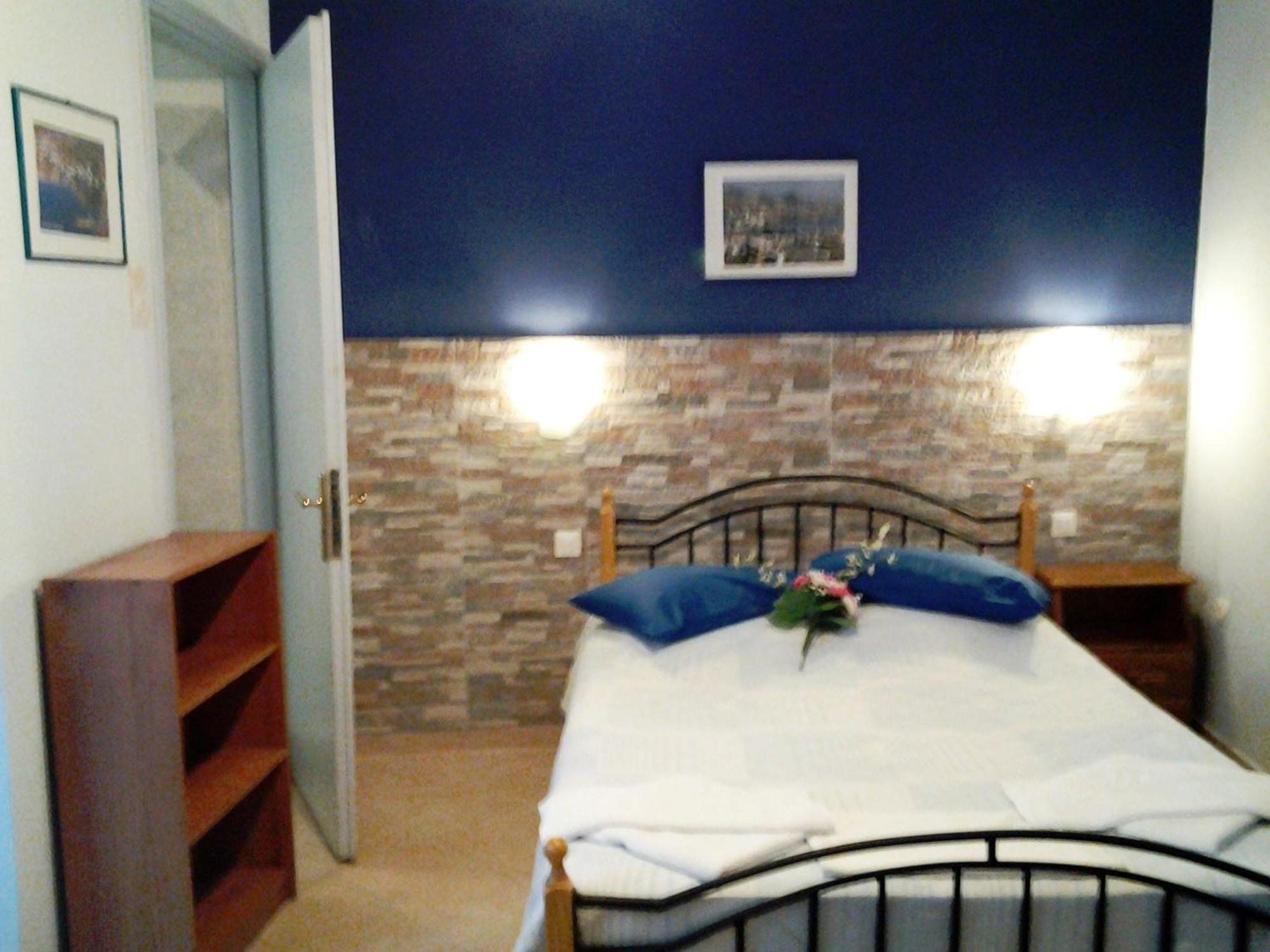 Apergis Rooms Ermoupoli Bilik gambar