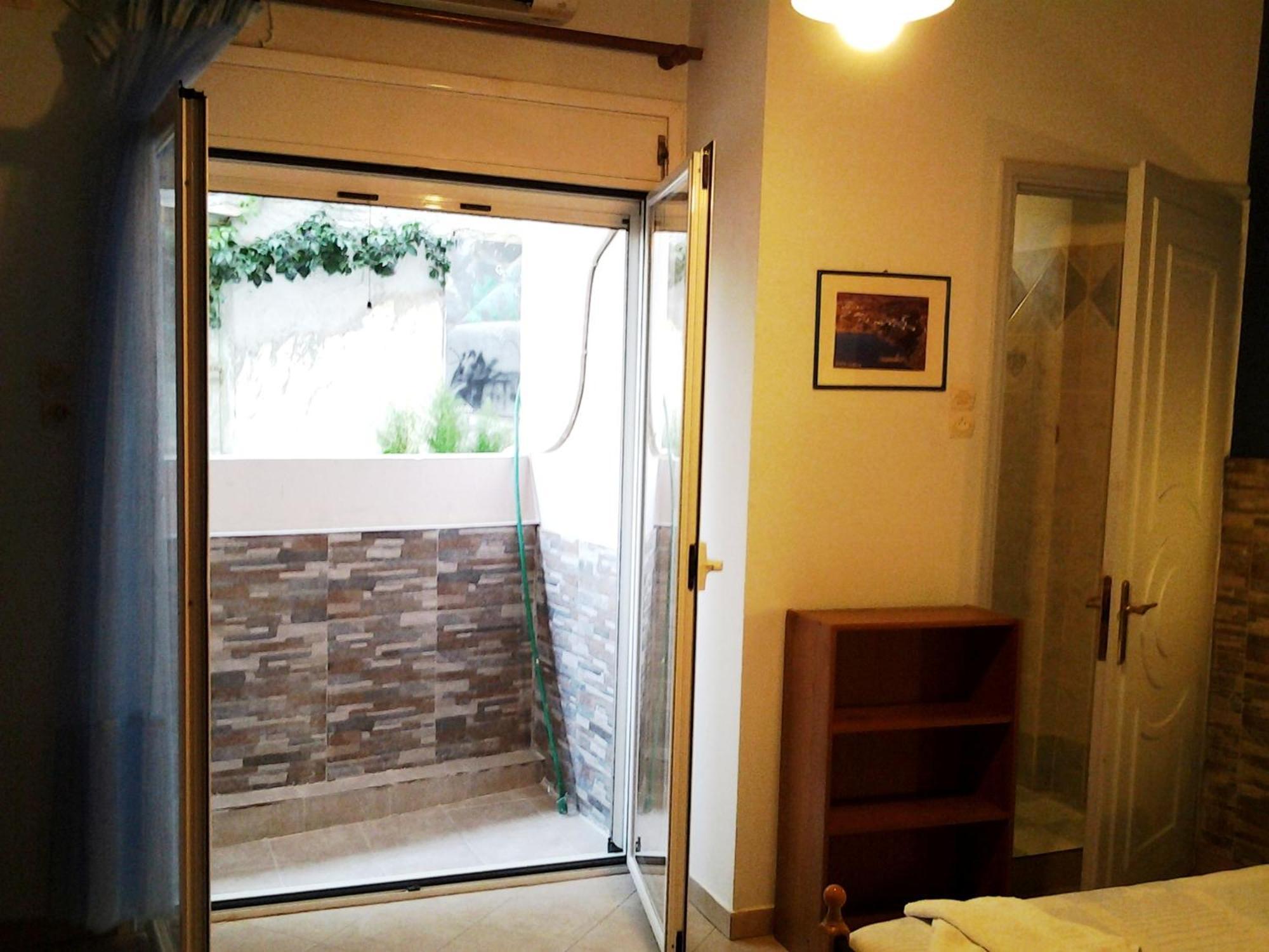 Apergis Rooms Ermoupoli Bilik gambar