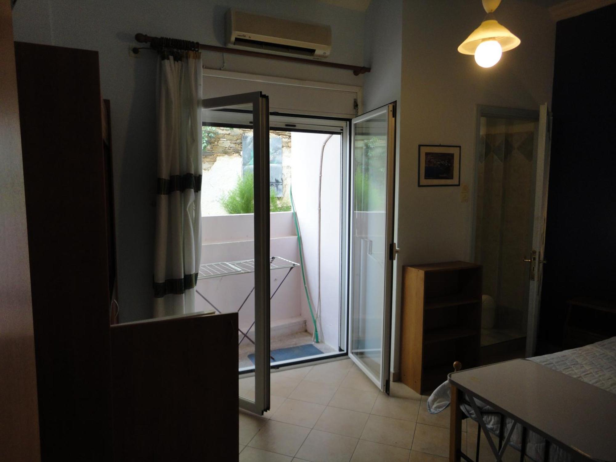 Apergis Rooms Ermoupoli Bilik gambar