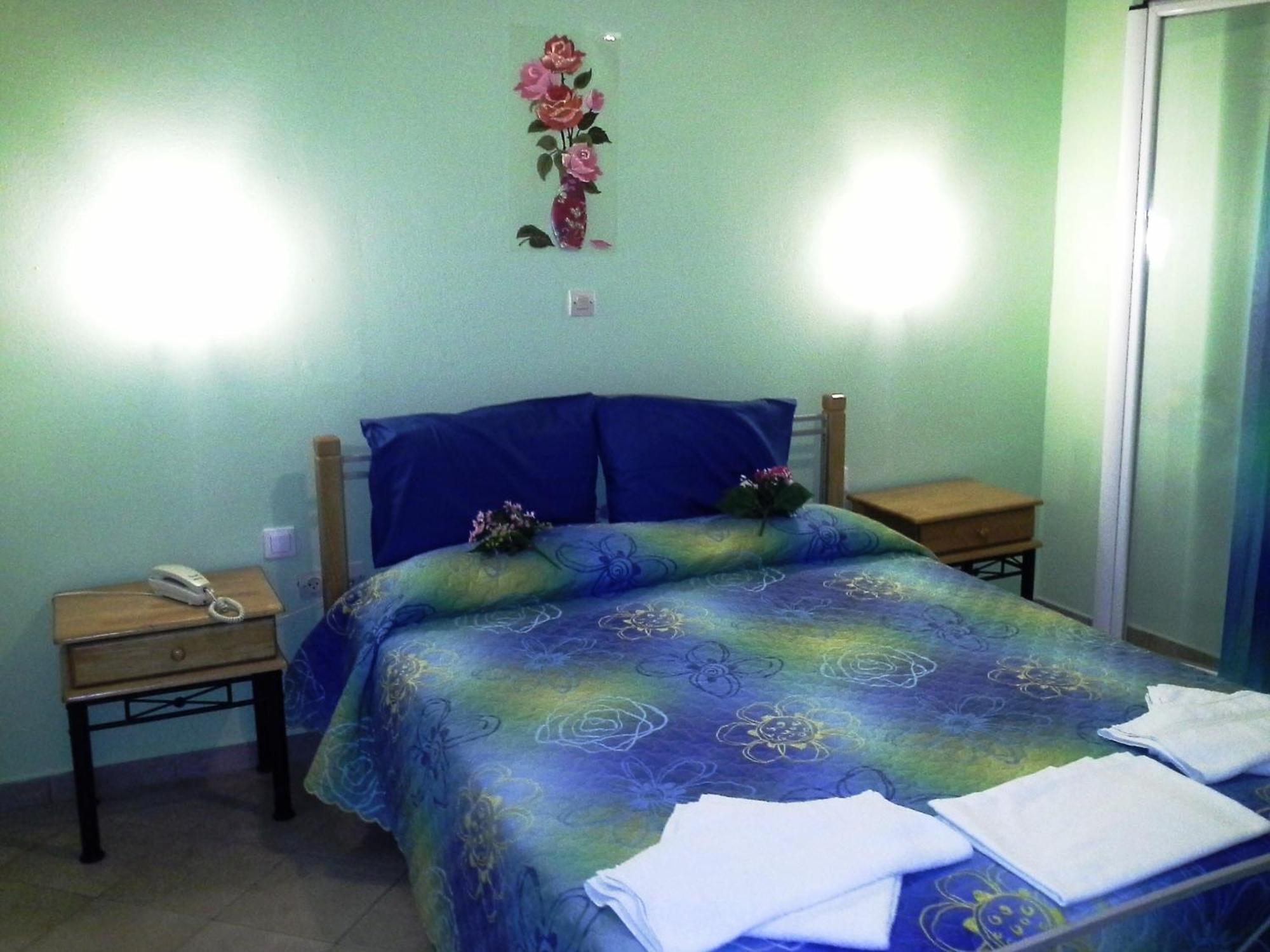 Apergis Rooms Ermoupoli Bilik gambar